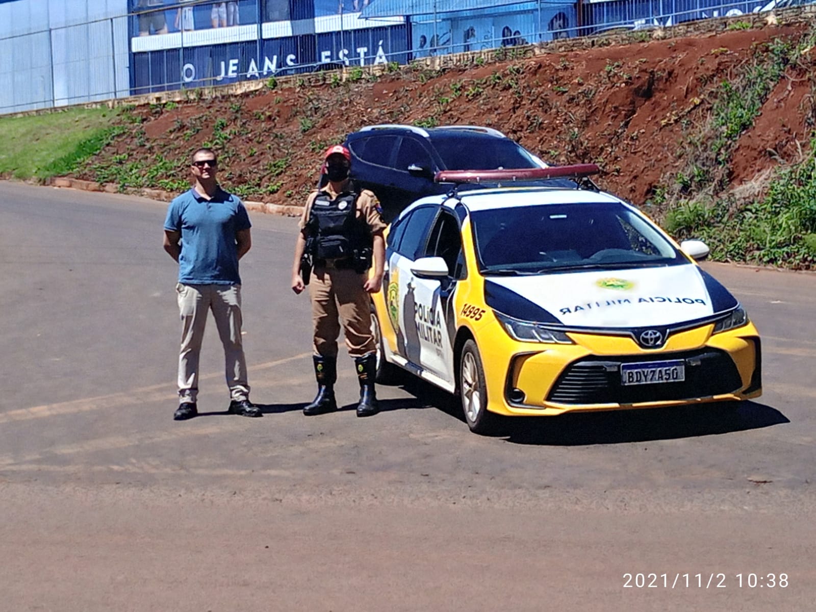 Polícia rodoviária federal ao lado do Secretário de Segurança de Quedas do Iguaçu.